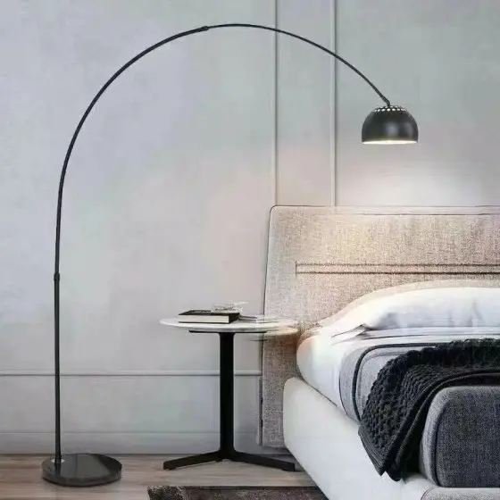 Lampadaire en forme D'arc Noir